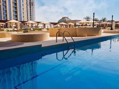 Hilton Dubai Al Habtoor CityOutdoor Pool 1